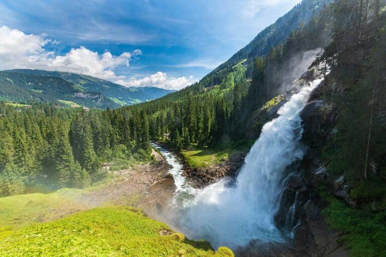 Mehr über den Artikel erfahren Die schönsten Wasserfälle in den Alpen